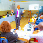 Stop Lokuta : de jeunes créateurs de contenus et journalistes formés à la vérification de l’information face à la désinformation à Pointe-Noire.